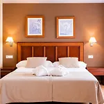 Arva Santiago 4* Леон