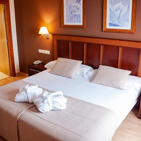 Hotell Arva Santiago 4*