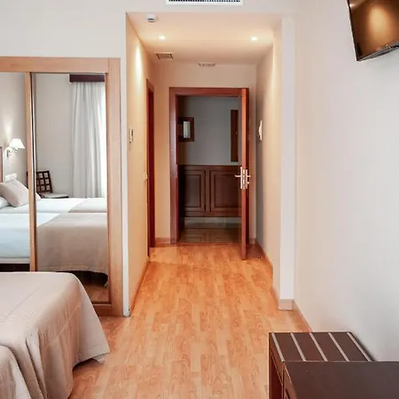 Arva Santiago 4* León