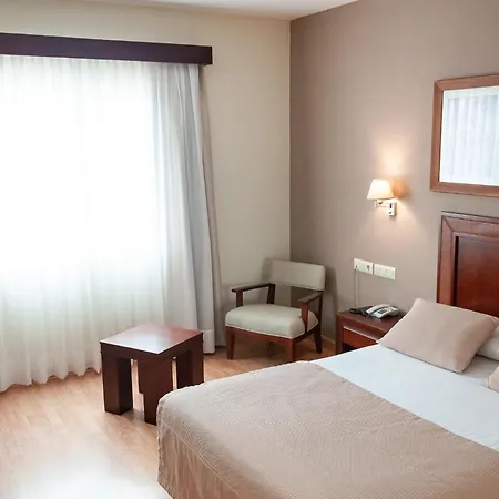 Arva Santiago 4* León