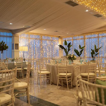 Hotel Arva Santiago Leon