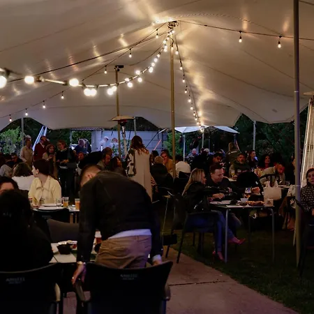 Arva Santiago ليون