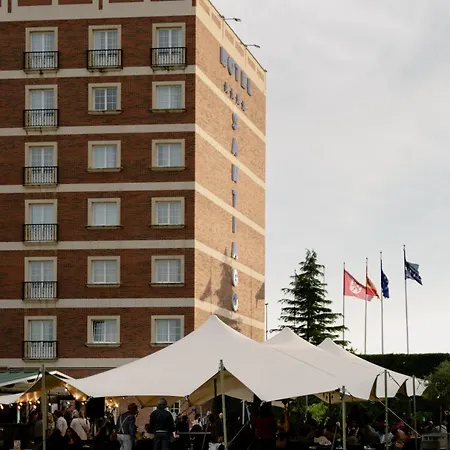 Arva Santiago 莱昂