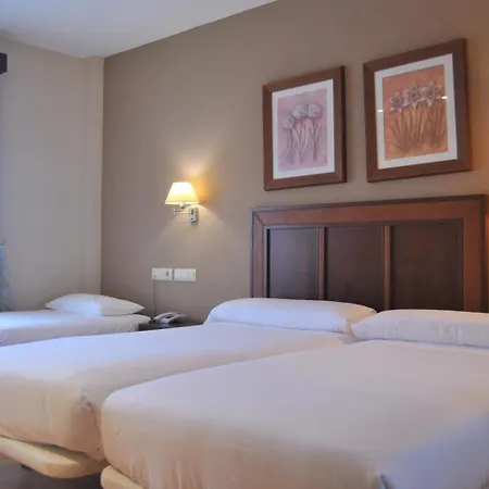 Arva Santiago فندق ليون