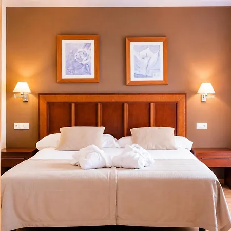 Arva Santiago 4* ليون