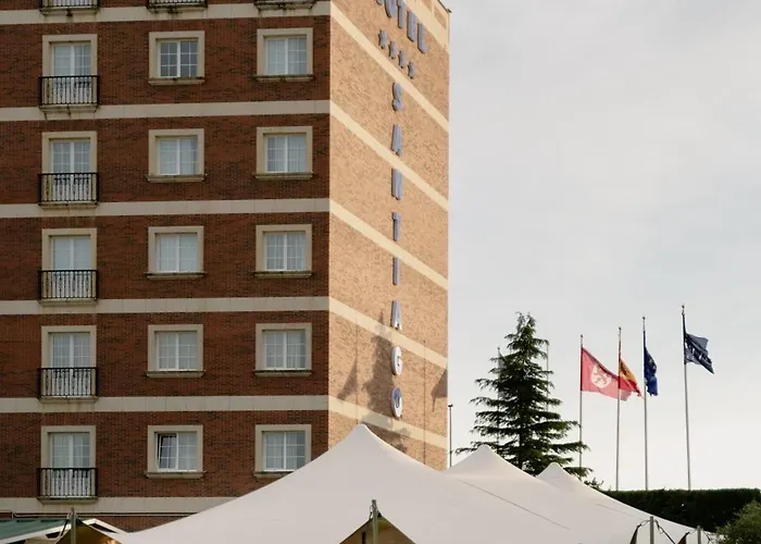 Arva Santiago 莱昂